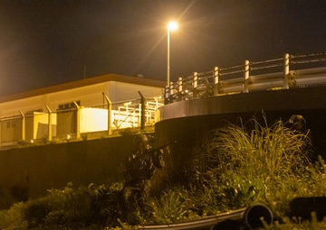 Marines with 3d Reconnaissance Battalion Conduct Night Raid Training