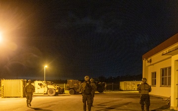 Marines with 3d Reconnaissance Battalion Conduct Night Raid Training