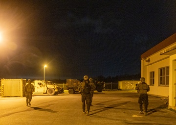 Marines with 3d Reconnaissance Battalion Conduct Night Raid Training