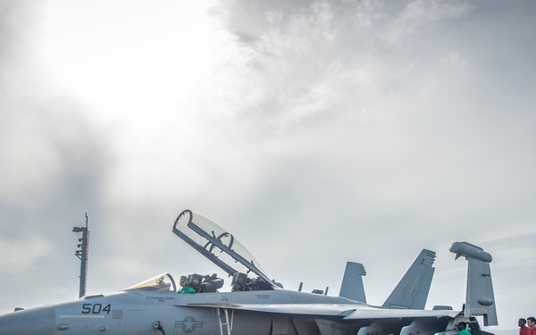 USS Carl Vinson (CVN 70) Conducts Routine Flight Operations in the South China Sea
