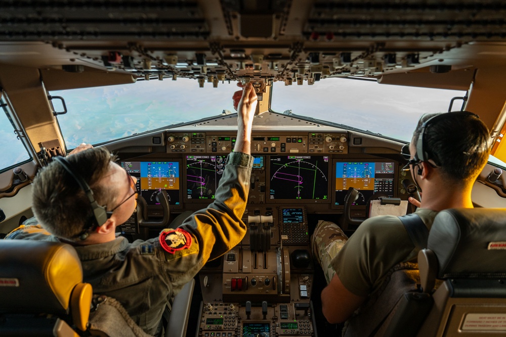 Talisman Sabre 25: KC-46 conducts air refueling with RAAF