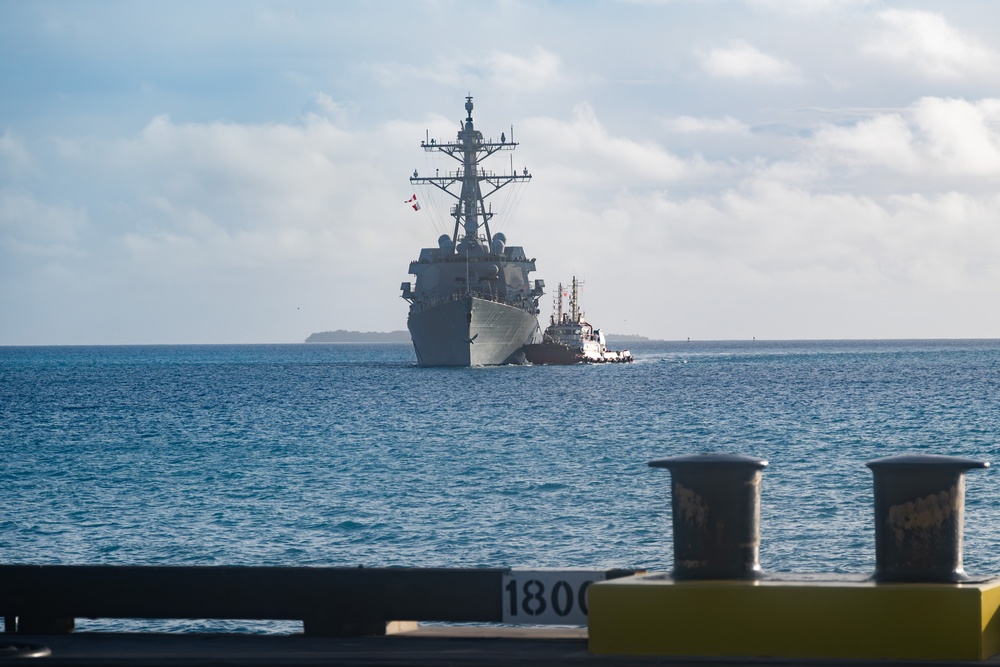 USS John Finn pulls into Diego Garcia