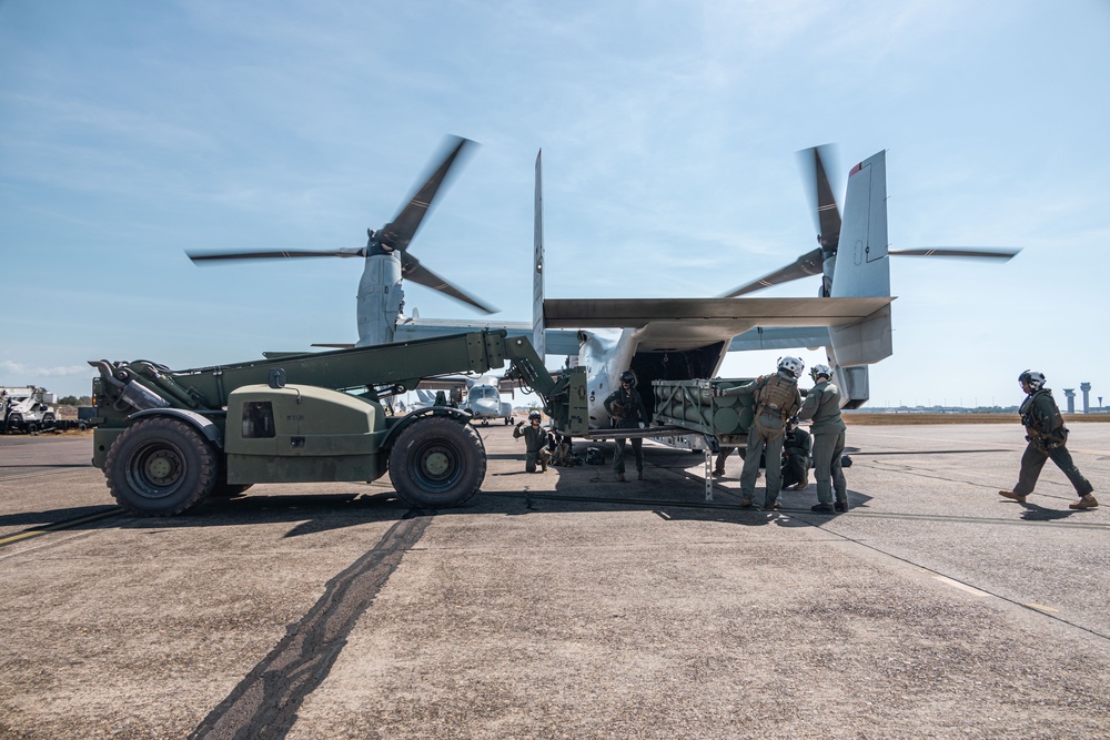 Talisman Sabre 25: VMM 363 offloads HIMARS ammunition pods