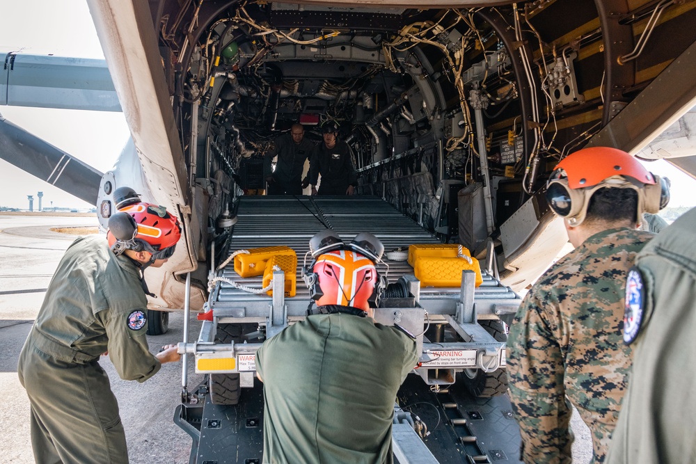 Talisman Sabre 25: Marines conduct loading drills with Marine Adjustable Cargo Trailer