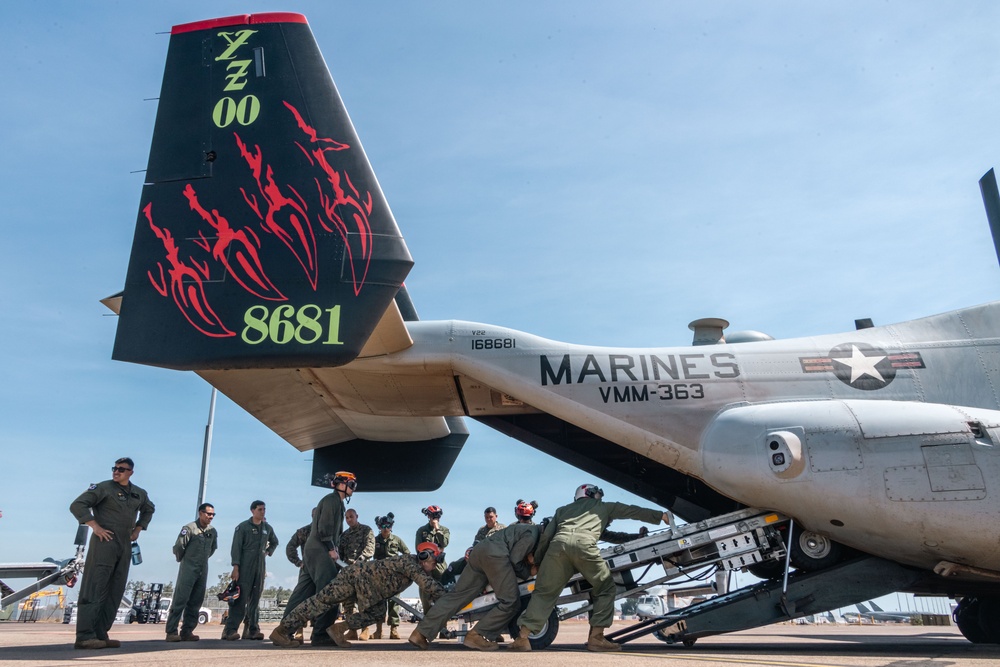 Talisman Sabre 25: Marines conduct loading drills with Marine Adjustable Cargo Trailer