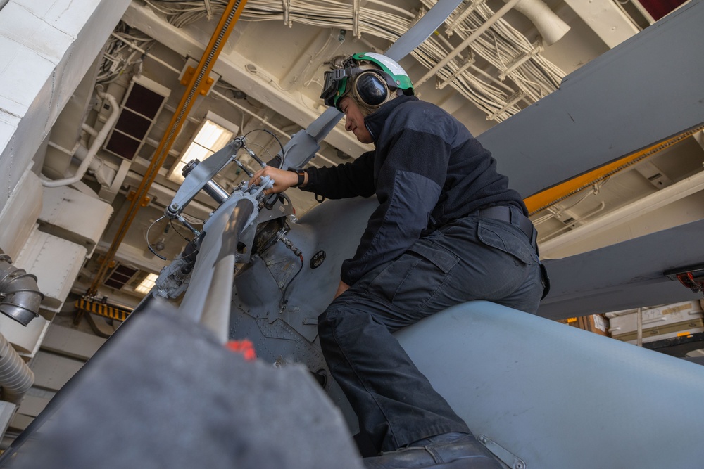Seahawk Maintenance on USS Paul Ignatius (DDG 117)