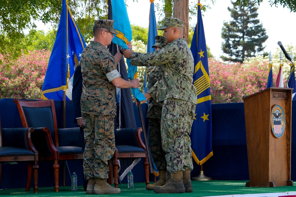 Issitt succeeds Chunn as commander of DLA Distribution San Joaquin