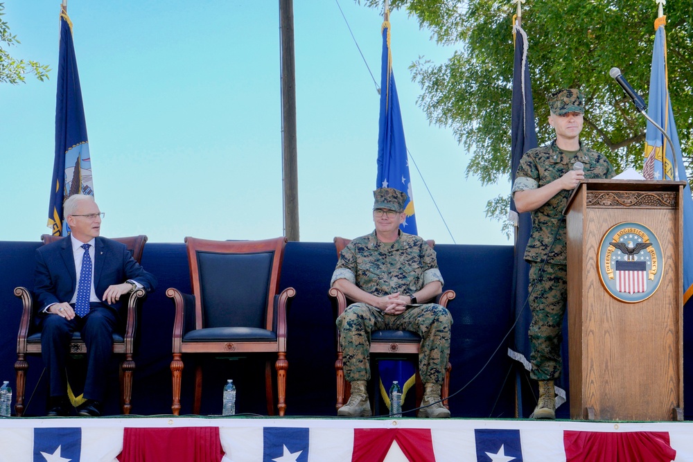 Issitt succeeds Chunn as commander of DLA Distribution San Joaquin