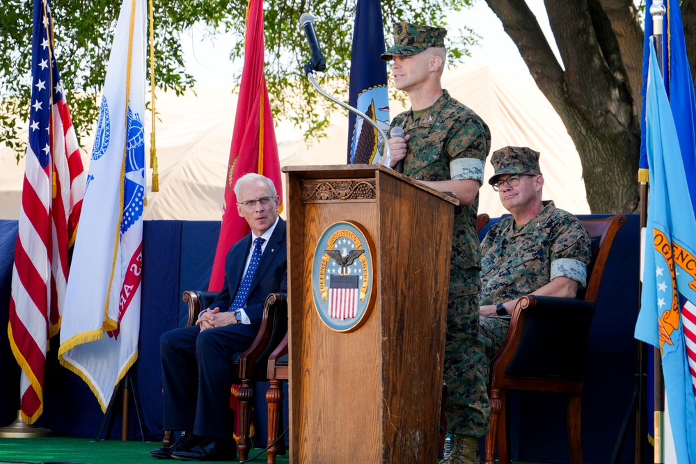 Issitt succeeds Chunn as commander of DLA Distribution San Joaquin