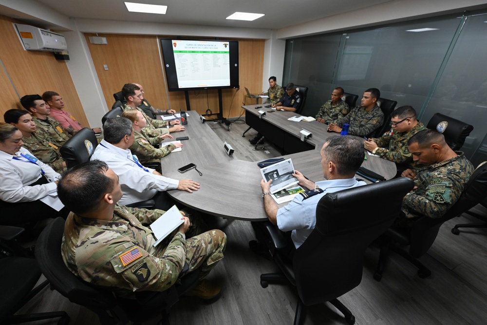 U.S.military and Panama’s AERONAVAL, SENAFRONT, and PNP collaborate to plan jungle training