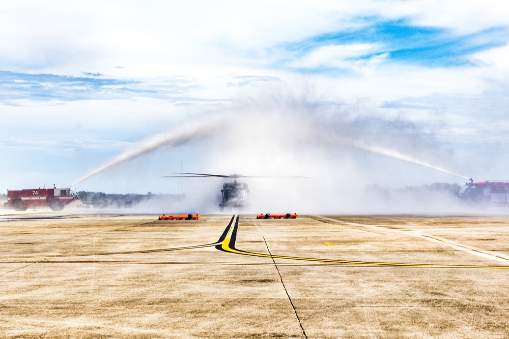 82nd CAB commander conducts final flight before relinquishing command