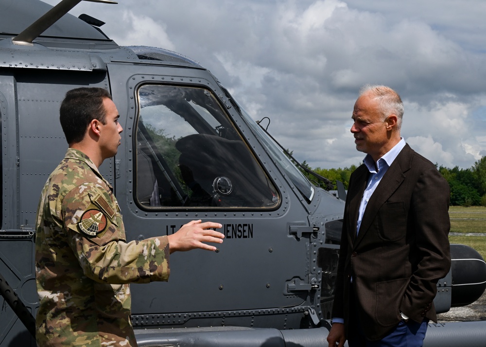 Hungarian Minister of Defence visits 56th RQS during Jolly Vihar 25