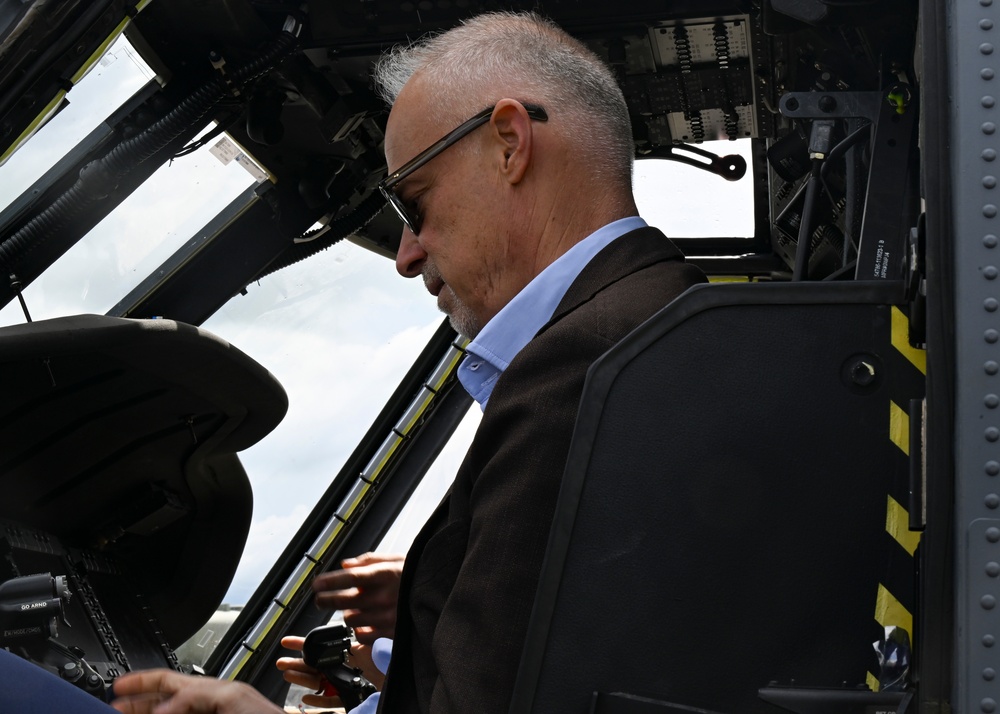 Hungarian Minister of Defence visits 56th RQS during Jolly Vihar 25