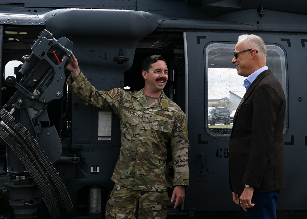 Hungarian Minister of Defence visits 56th RQS during Jolly Vihar 25