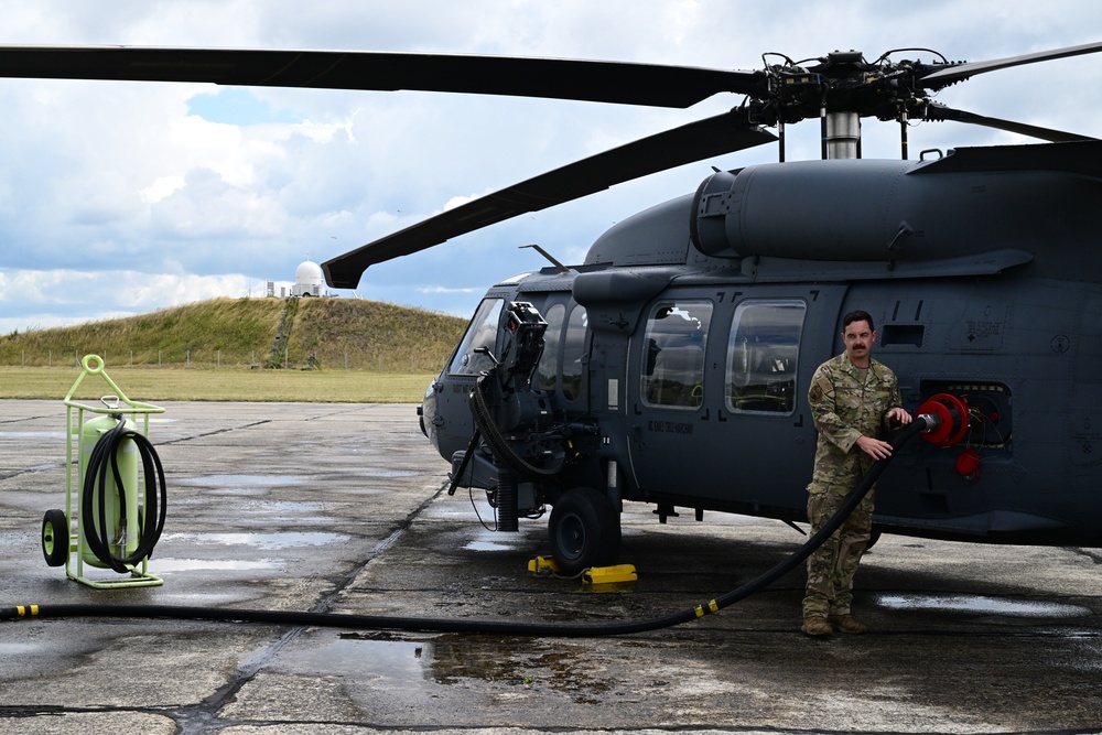 Hungarian Minister of Defence visits 56th RQS during Jolly Vihar 25