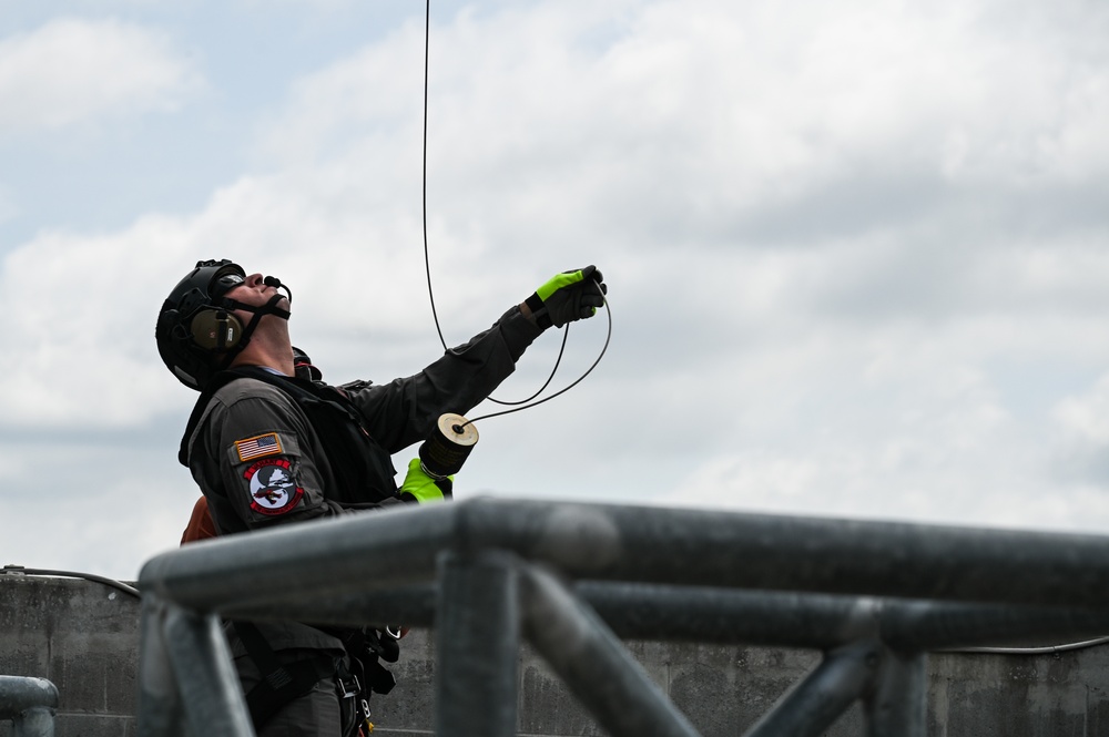 VNG HART trains on advanced hoist techniques