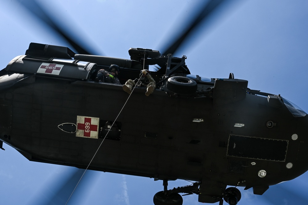 VNG HART trains on advanced hoist techniques