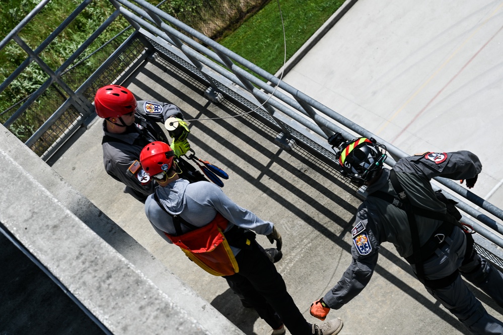 VNG HART trains on advanced hoist techniques