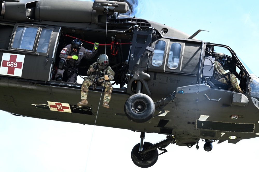 VNG HART trains on advanced hoist techniques