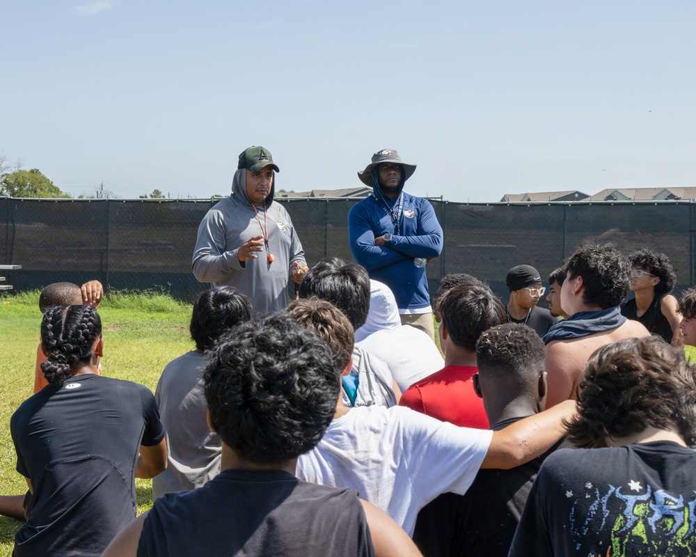 Recruiting Sub-Station Austin South conducts PT with Akins Early College High School