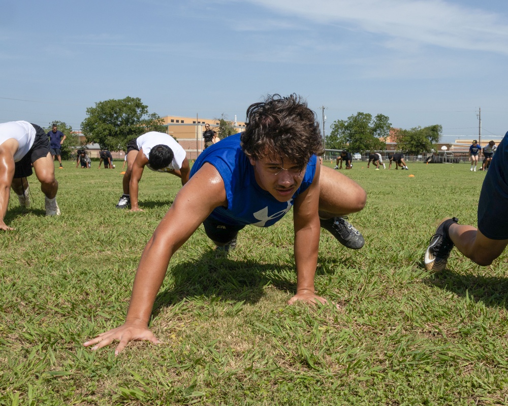 Recruiting Sub-Station Austin South conducts PT with Akins Early College High School