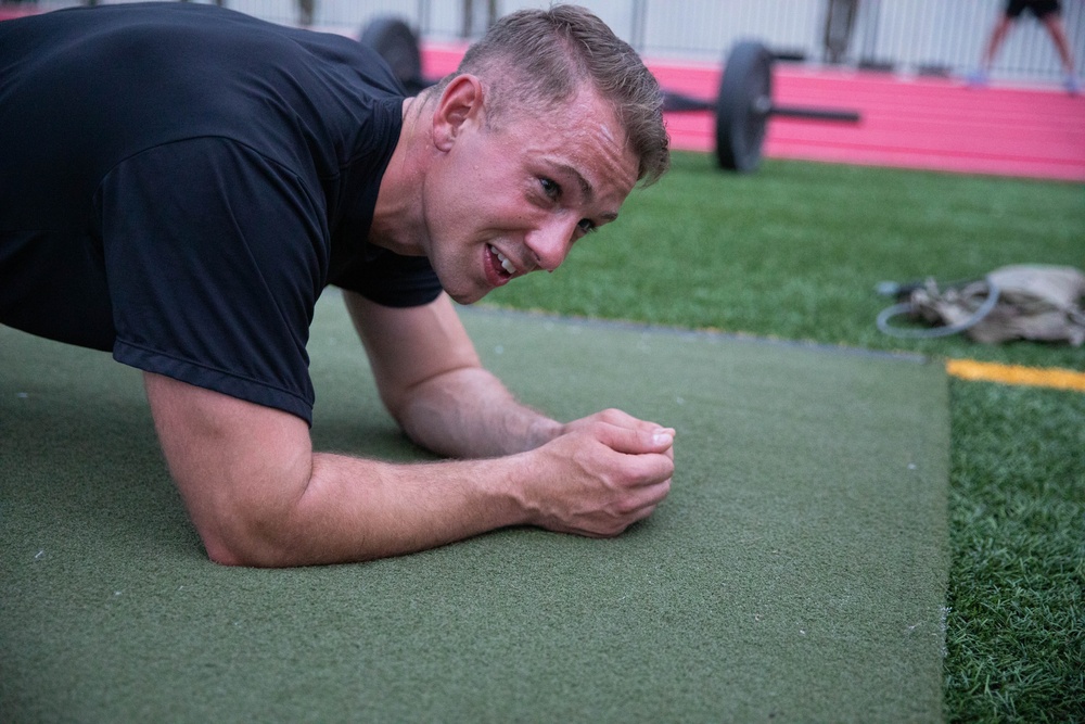 Sgt. Kristopher Piwowarczyk planks - 2025 National Best Warrior