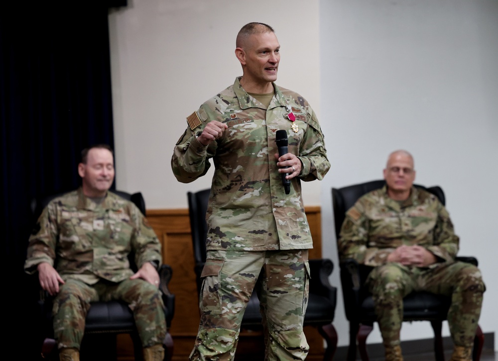 Col. John Hollister delivers his final remarks