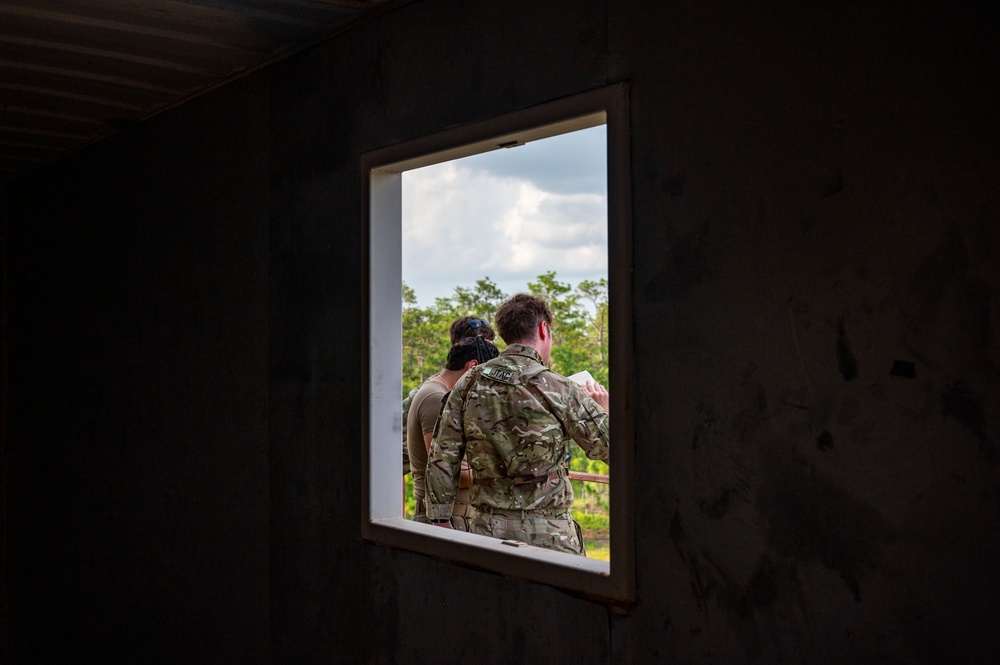 Air Commandos conduct Emerald Warrior-Spiral with UK Air Ground Integration School Members