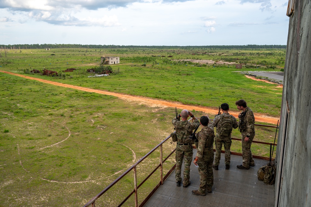 Air Commandos conduct Emerald Warrior-Spiral with UK Air Ground Integration School Members