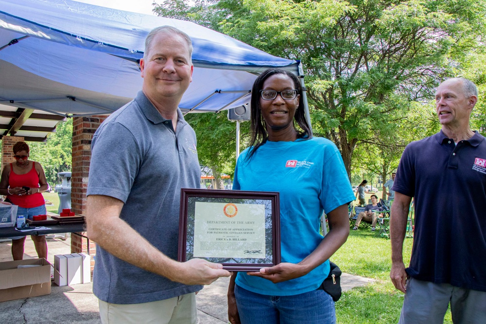 USACE Chicago District's Ericka Hillard receives Patriotic Public Service Award for Volunteer Work with VFW