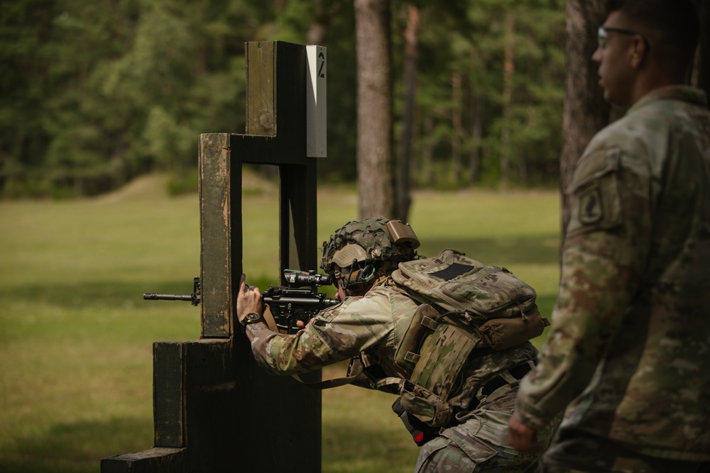 173rd Airborne Brigade Soldiers conduct M4 carbine qualification to prepare for Expert Soldier and Expert Infantry Badge [Image 1 of 7]