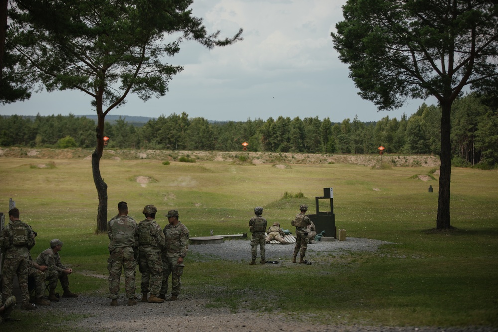 173rd Airborne Brigade Soldiers conduct M4 carbine qualification to prepare for Expert Soldier and Expert Infantry Badge [Image 7 of 7]