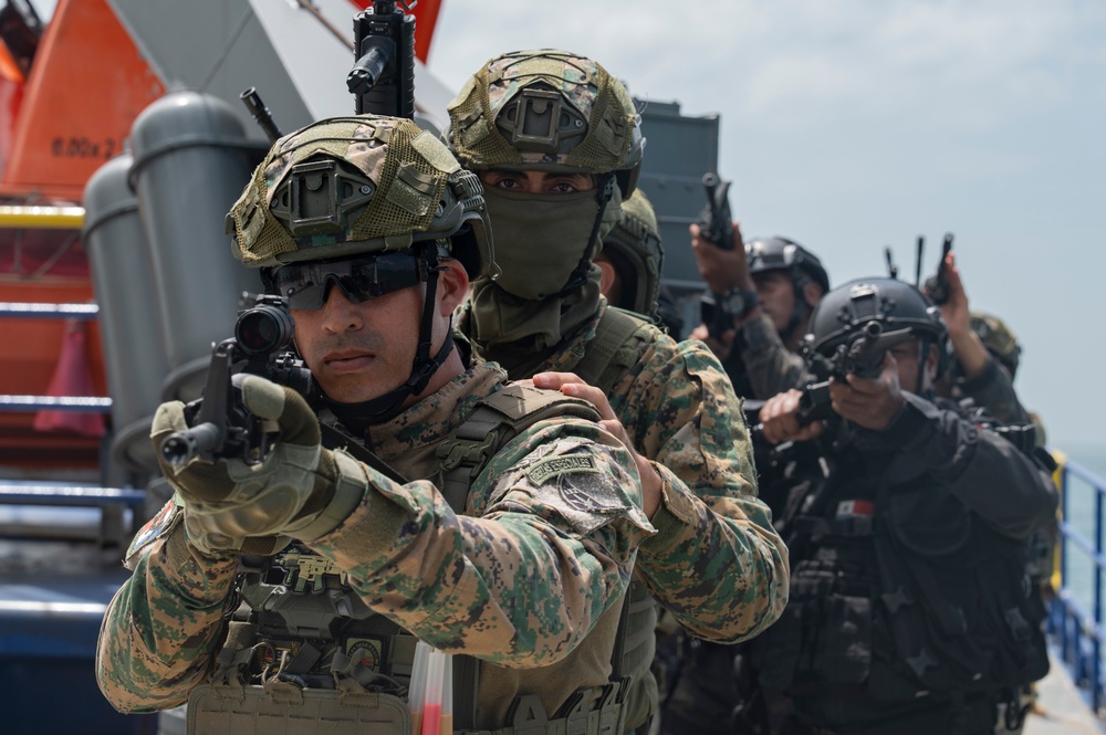 U.S., Panamanian special forces execute PANAMAX-Alpha Phase I VBSS training