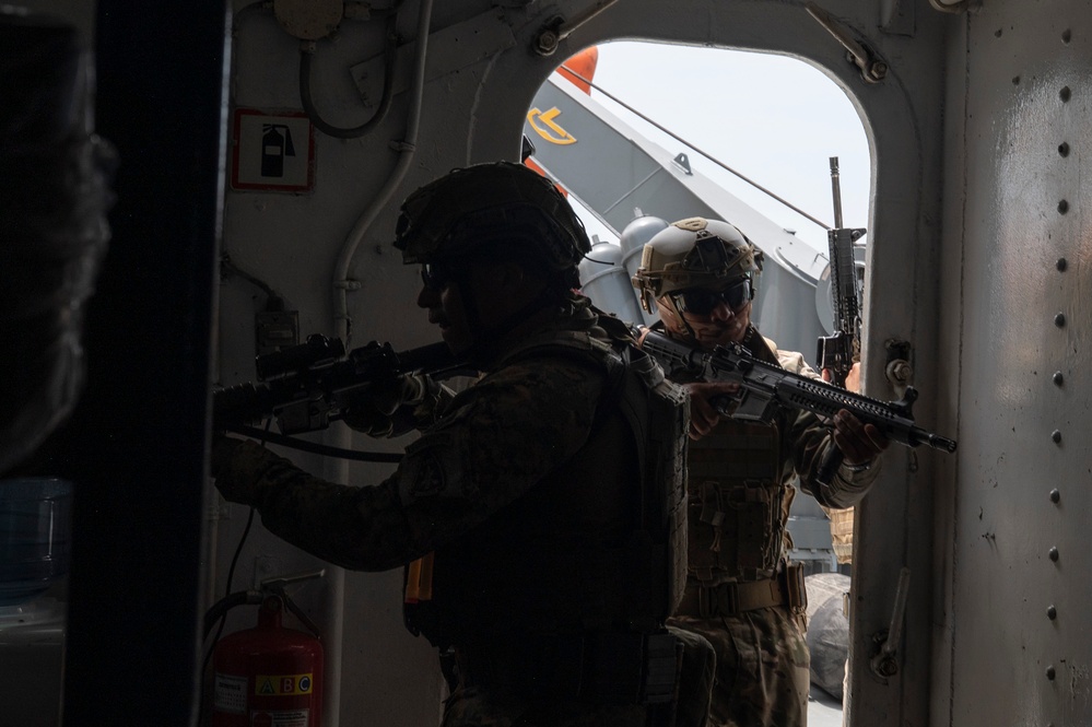U.S., Panamanian special forces execute PANAMAX-Alpha Phase I VBSS training