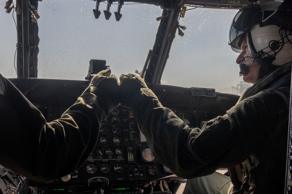 Col. Hunter celebrates final flight as a U. S. Marine Corps pilot