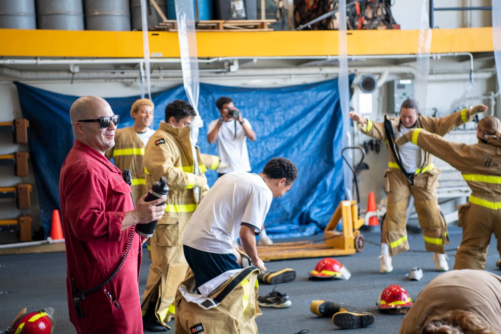 USS John P. Murtha goes underway