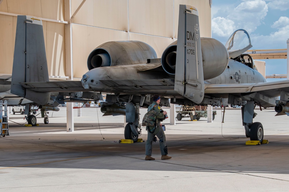 Aircraft maintenance at DM