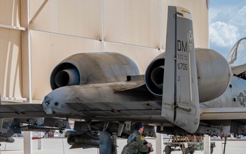Aircraft maintenance at DM