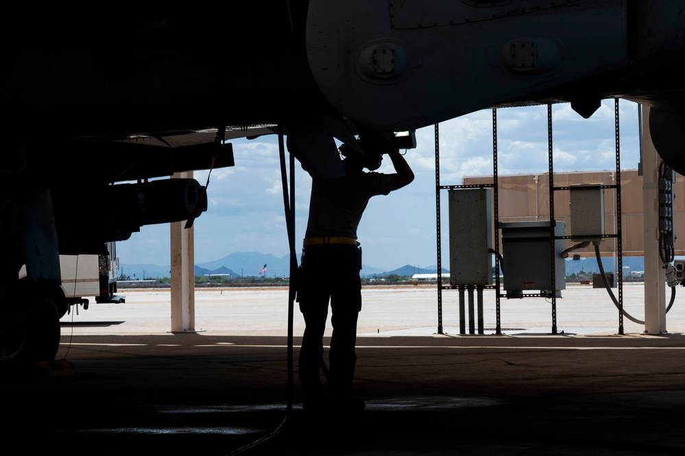 Aircraft maintenance at DM