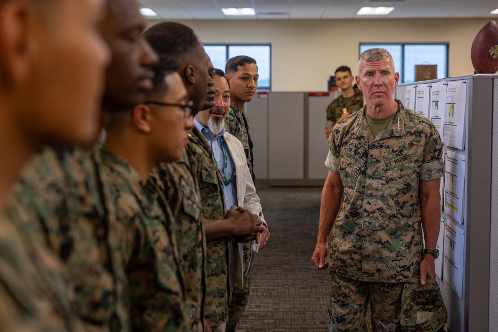 U.S. Marine Corps Commandant Gen. Eric Smith Visits Marine Forces Reserve and Marine Forces South