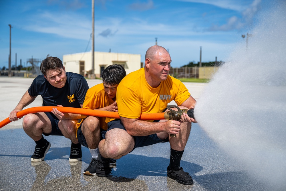 USS Annapolis (SSN 760) conducts damage control training