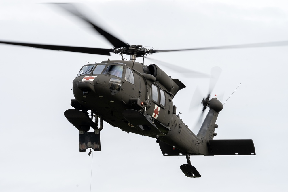 Alaska Army National Guard Dustoff crews conduct hoist training