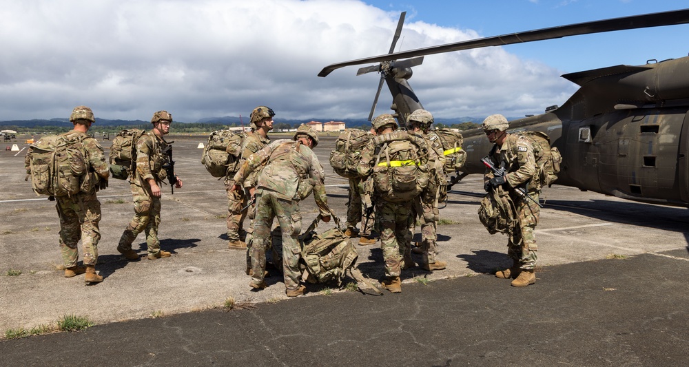 USARPAC Holds Best Squad 2025 Competition: Day 1 Airlift movement