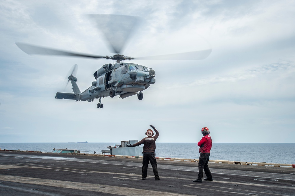 USS Carl Vinson (CVN 70) Conducts Routine Flight Operations in the South China Sea