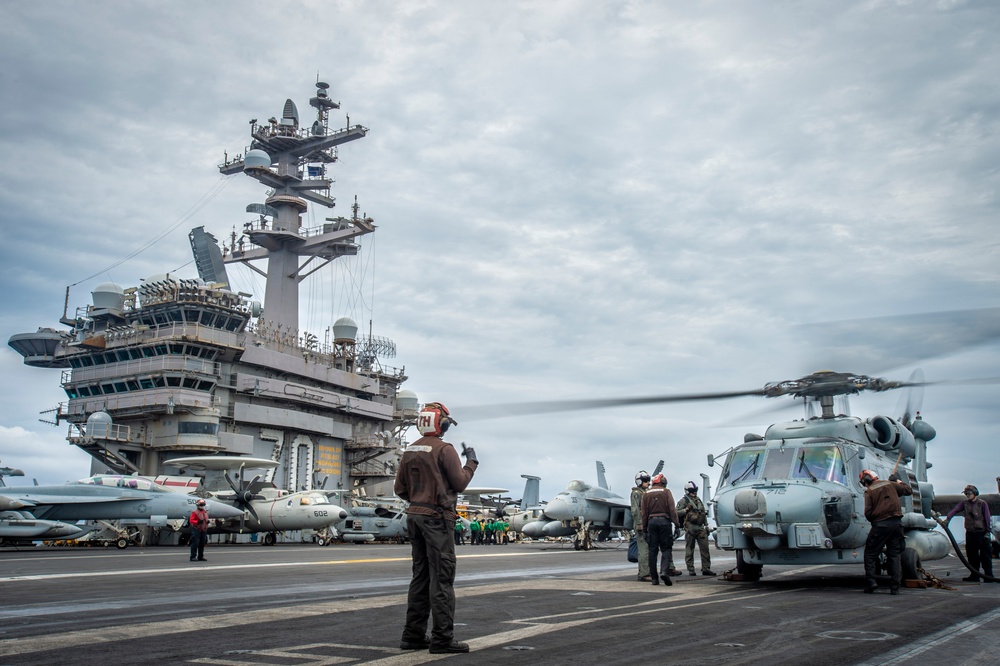 USS Carl Vinson (CVN 70) Conducts Routine Flight Operations in the South China Sea