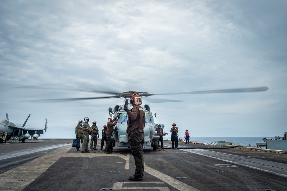 USS Carl Vinson (CVN 70) Conducts Routine Flight Operations in the South China Sea