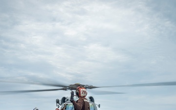 USS Carl Vinson (CVN 70) Conducts Routine Flight Operations in the South China Sea