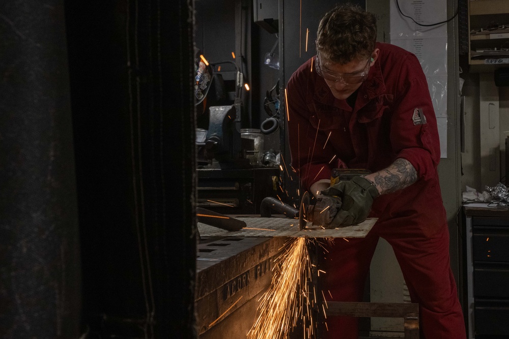 USS America (LHA 6) Conducts Maintenance during Exercise Talisman Sabre