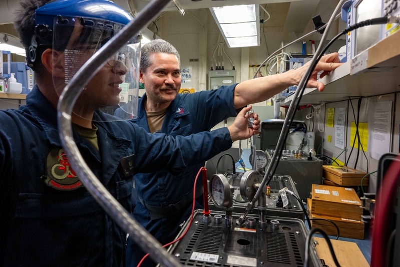 USS America (LHA 6) Conducts Maintenance during Exercise Talisman Sabre