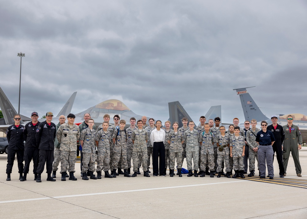 F-22 Demonstration Team Meets With Civil Air Patrol Cadets